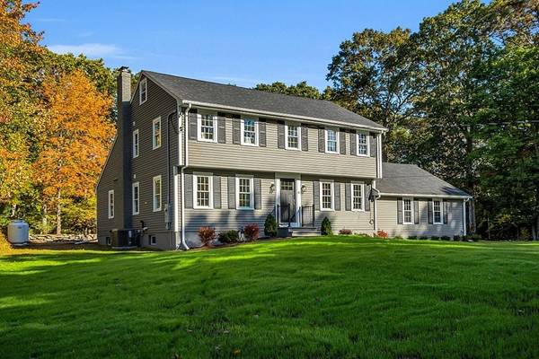 4 Woodland Rd, Medway, MA 02053