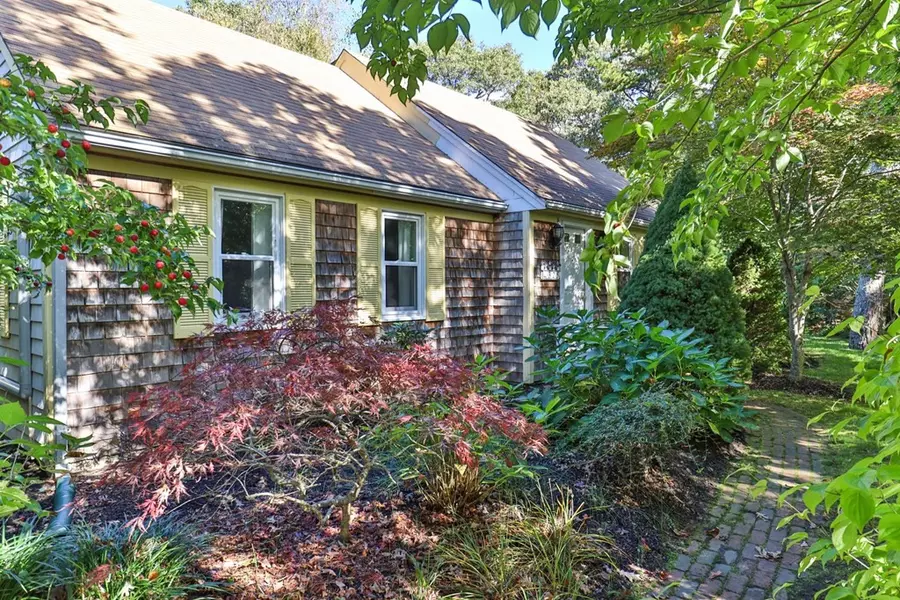 325 Squanto Rd, Eastham, MA 02642