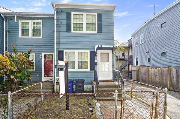 34 Lincoln Ave #34, Somerville, MA 02145