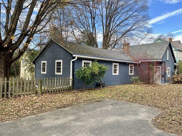 Shelburne, MA 01370,2 S Maple St