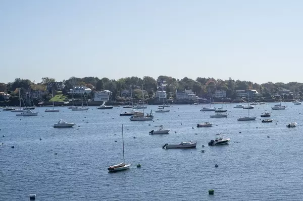 Marblehead, MA 01945,24 Lee Street #B6