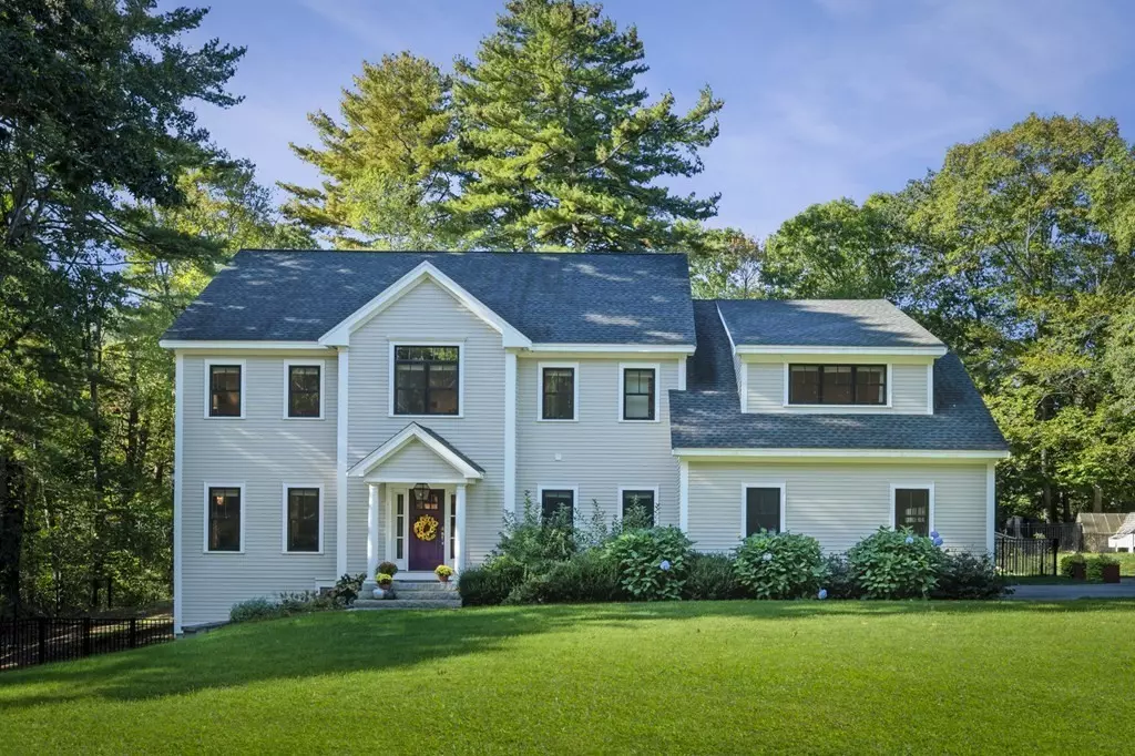 Hamilton, MA 01982,639 Essex St