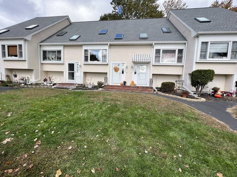 1359 Plymouth St #1359, East Bridgewater, MA 02333