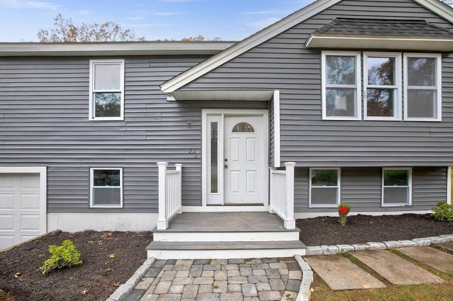 23 Little Tree Lane, Bellingham, MA 02019