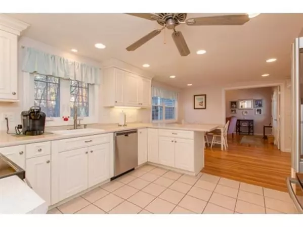 Pelham, NH 03076,3 Mclain Dr