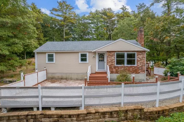 Plymouth, MA 02360,15 Surrey Dr