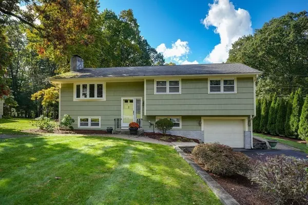 14 Princeton Rd, Burlington, MA 01803