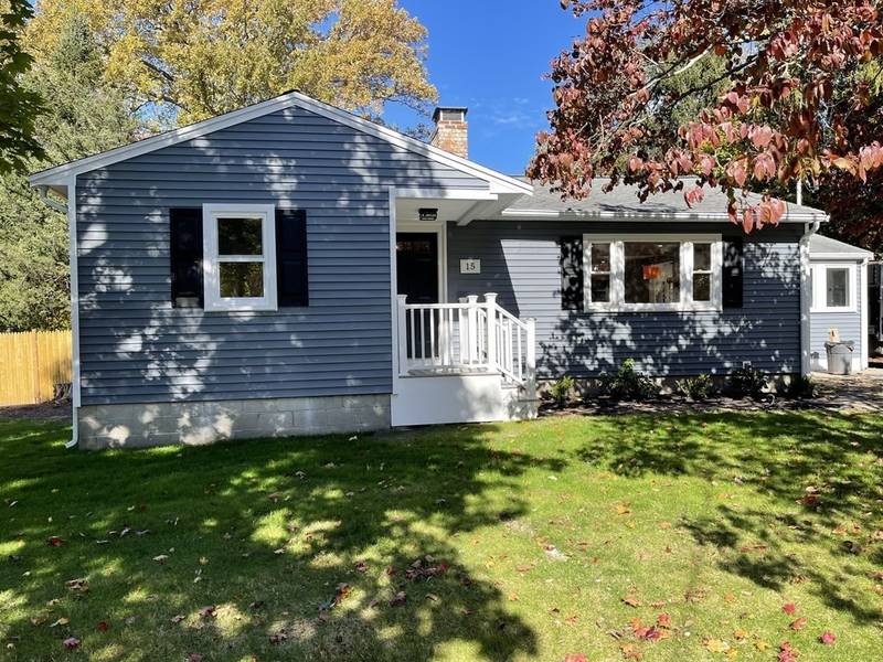 15 Kings Ter, Pembroke, MA 02359