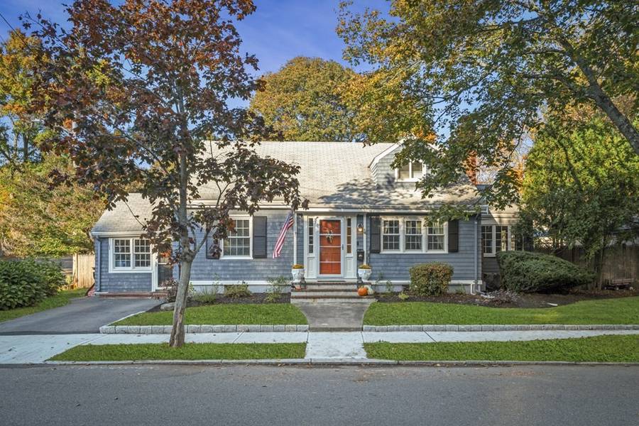 4 Moffatt Road, Salem, MA 01970