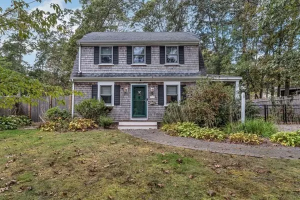 5 Sunset Dr,  Falmouth,  MA 02536