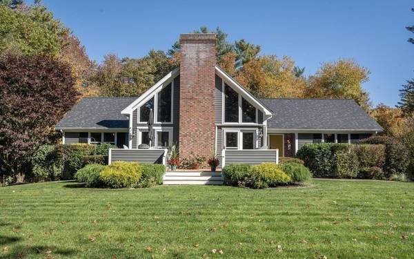 64 Highridge Rd, Westport, MA 02790