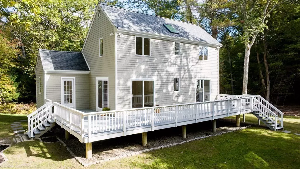 805 Potomska Rd, Dartmouth, MA 02748