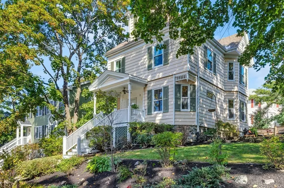 3 Crescent Hill Avenue, Arlington, MA 02474