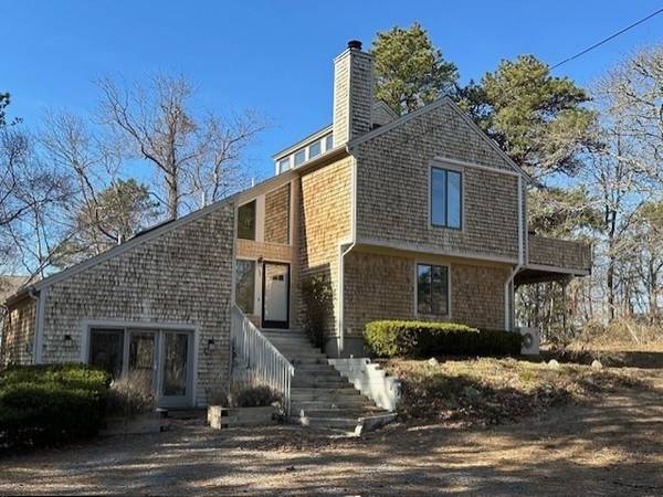 32 Driftwood Ln, Yarmouth, MA 02664