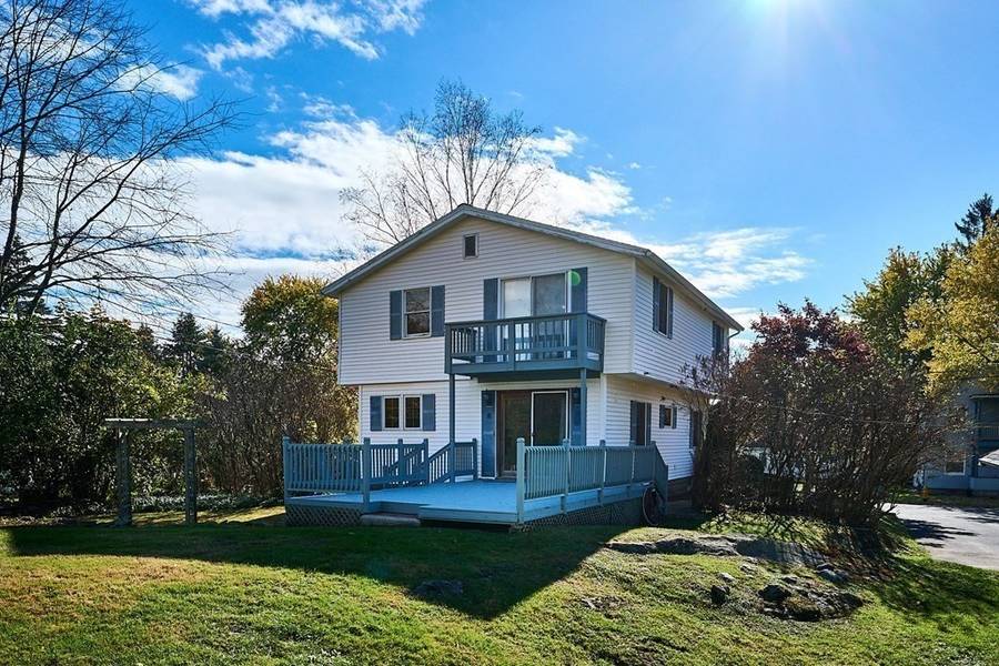 5 Walnut Street, Gill, MA 01354