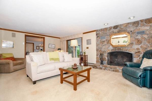 6 Lady Slipper Ln, Marion, MA 02738