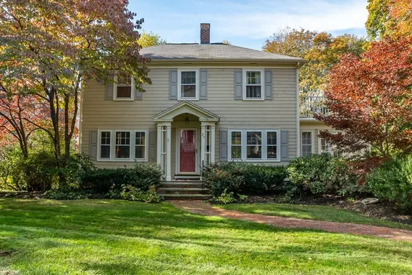 27 Heckle St, Wellesley, MA 02481