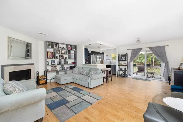 North Providence, RI 02865,25 Venturi Green #B