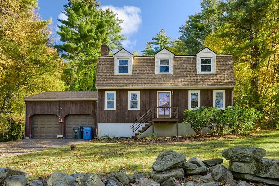 16 Mcintyre Rd, Charlton, MA 01507