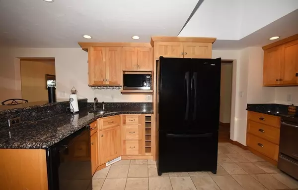 Marshfield, MA 02050,75 Elm St