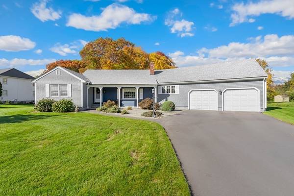 Seekonk, MA 02771,142 Meadowlark Dr