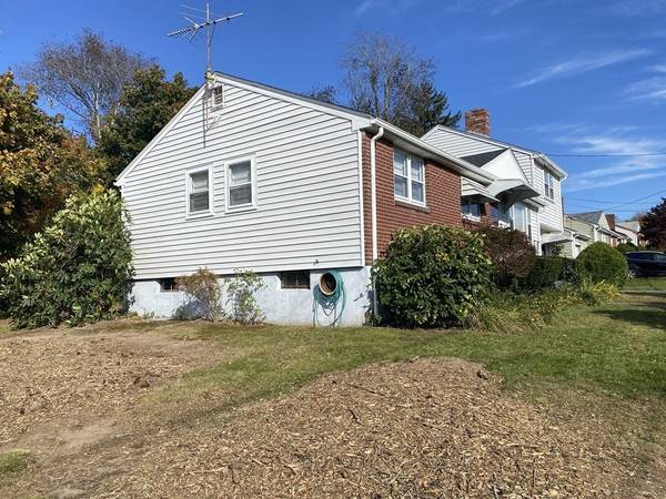 Holbrook, MA 02343,15 Rose Way