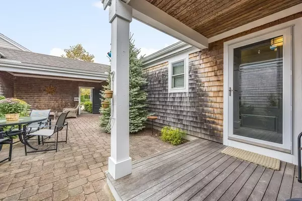 30 Whitcomb Garden #30, Plymouth, MA 02360