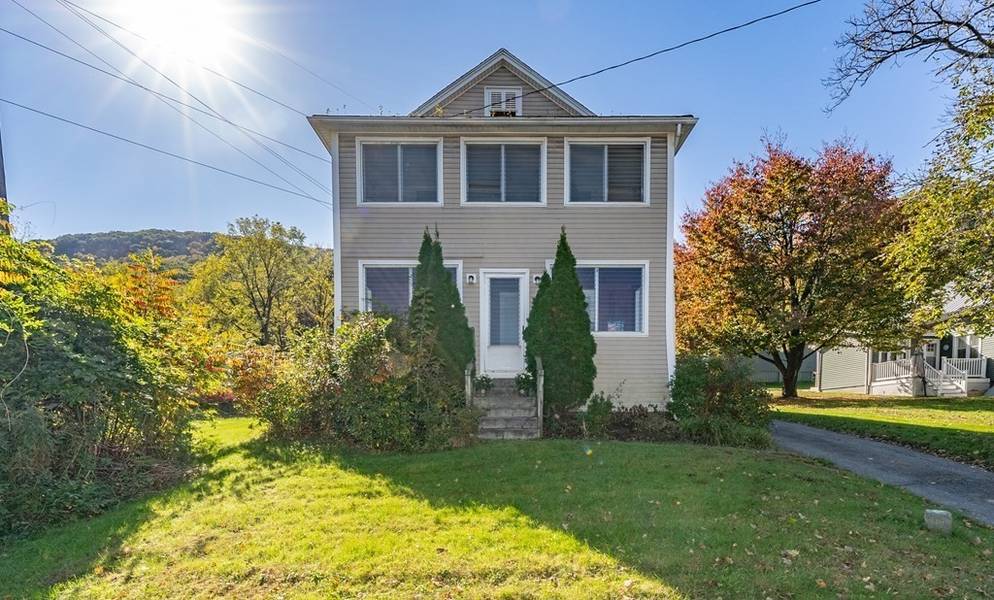 42 East St, Easthampton, MA 01027