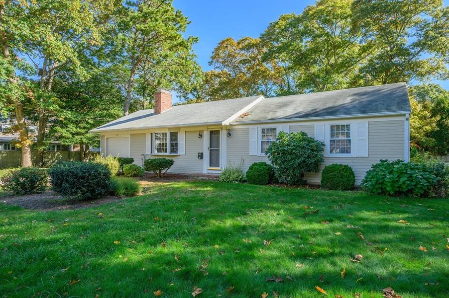 19 South East Ln, Barnstable, MA 02632