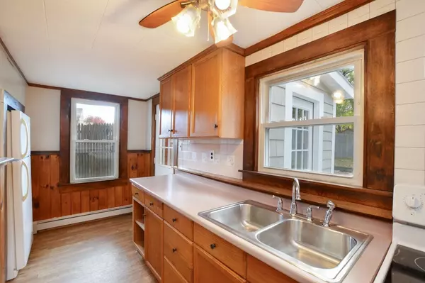 Taunton, MA 02780,8 Talbot Ave