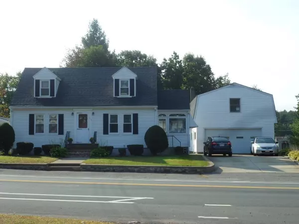 914 Riverside Dr, Methuen, MA 01844