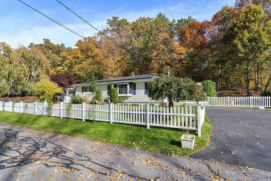 8 Riverlin Parkway, Millbury, MA 01527