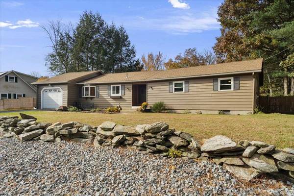 9 Ridge Dr, Dudley, MA 01571