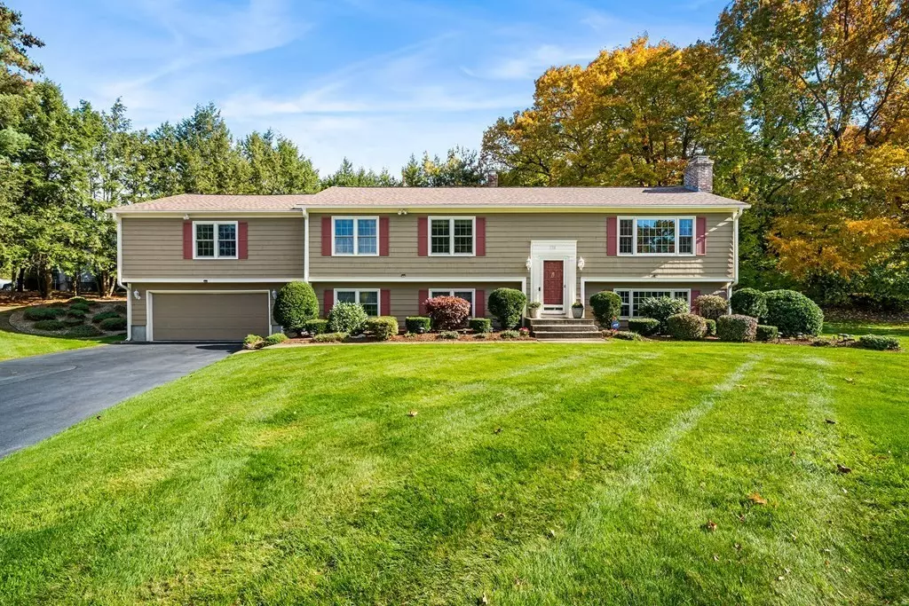 Longmeadow, MA 01106,308 Pinewood Dr