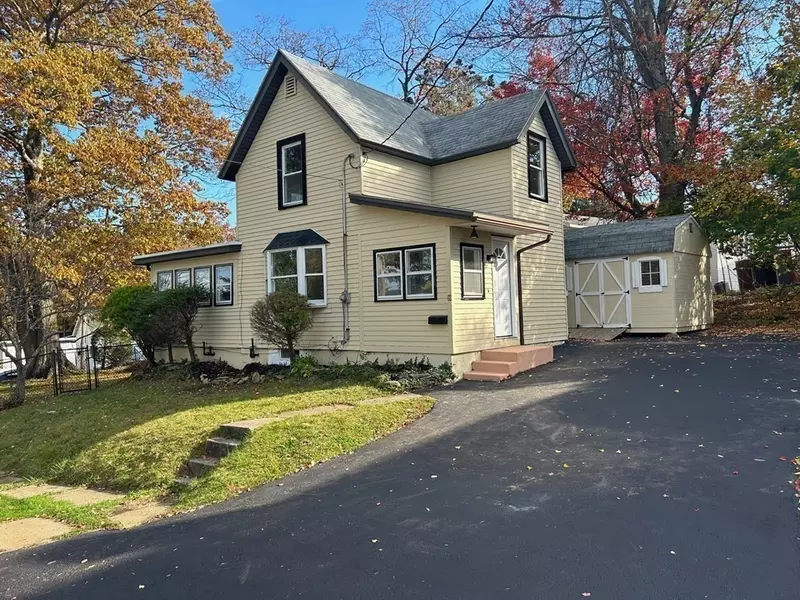 8 Park Ave, Leominster, MA 01453