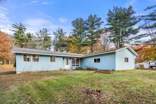 8 Lake Rd, Ashburnham, MA 01430