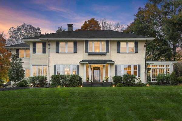 10 Oakland Street, Wellesley, MA 02481