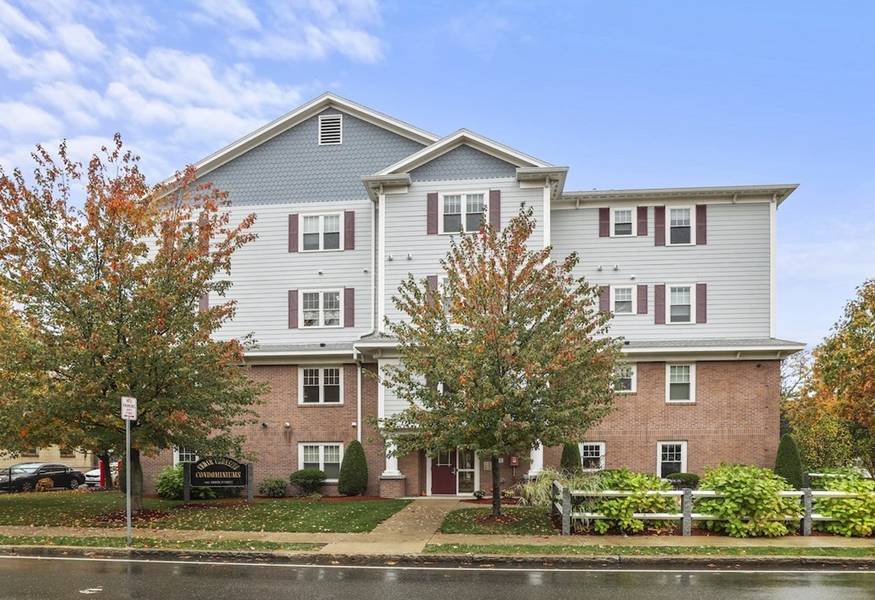 185 Essex Street #2B, 6, Melrose, MA 02176