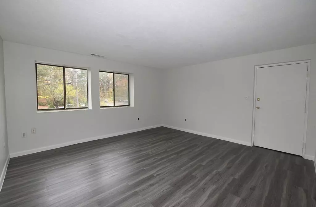 Brockton, MA 02301,103 Colonel Bell Dr. #6