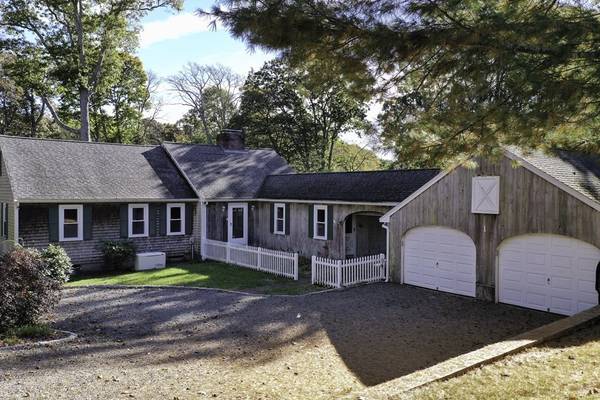 1 Nairn Rd, Bourne, MA 02559