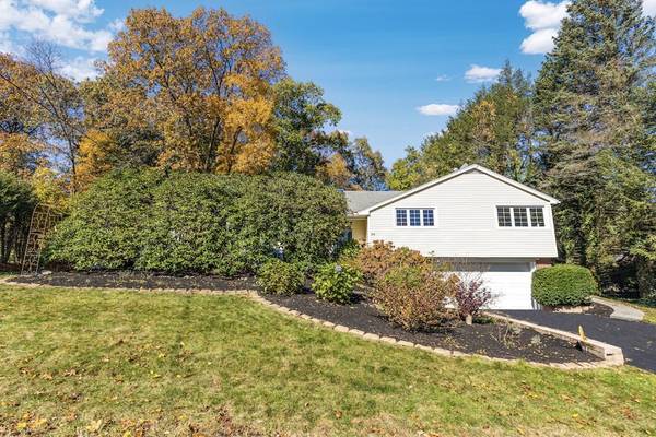 25 Lockeland Rd, Winchester, MA 01890