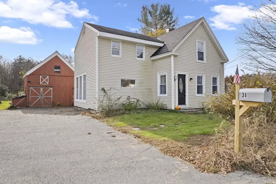 38 Heald St, Pepperell, MA 01463