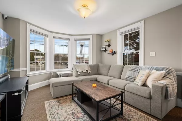 Newburyport, MA 01950,186 State St #186