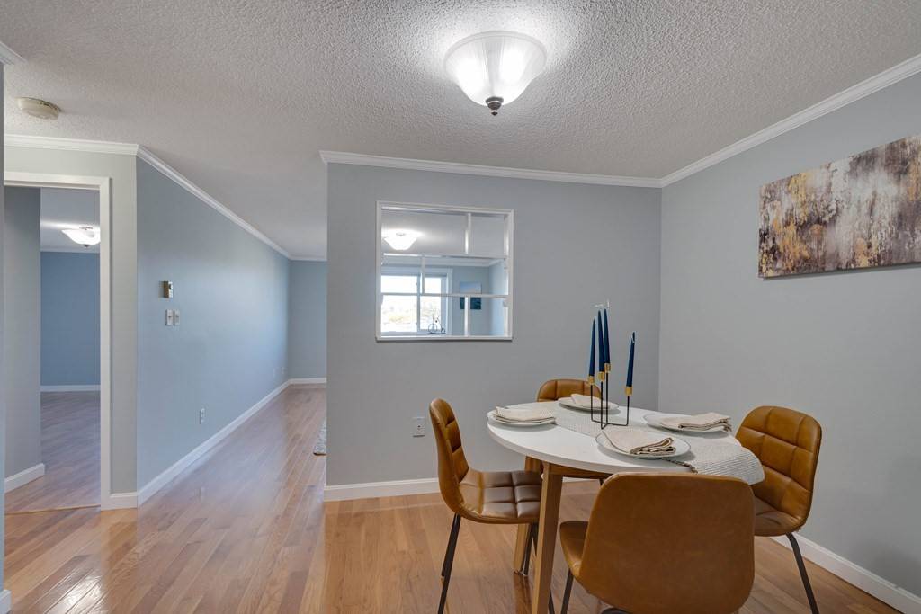Somerville, MA 02143,94 Beacon St #34