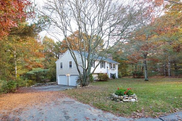 Bourne, MA 02559,19 Schooner Ln