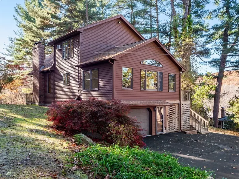 4 Wellington Rd., Oxford, MA 01540