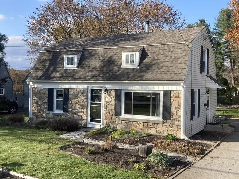 24 Harwood St, Oxford, MA 01540