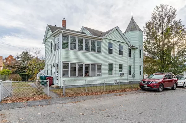 380 Woburn St, Lowell, MA 01852