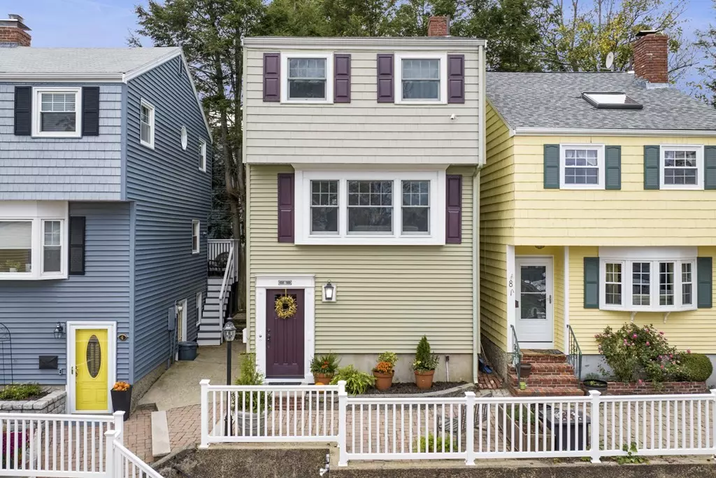 Marblehead, MA 01945,6 Colonial Court