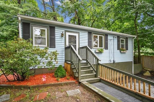 337-R Webster St, Rockland, MA 02370